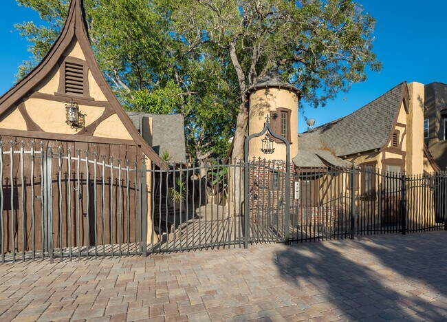 1330 N Formosa Ave unit 1/2, Los Angeles, CA 90046 - photo 2