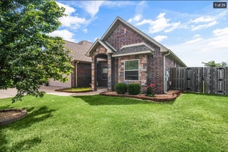 2300 SW Chaddington Rd, Bentonville, AR 72712