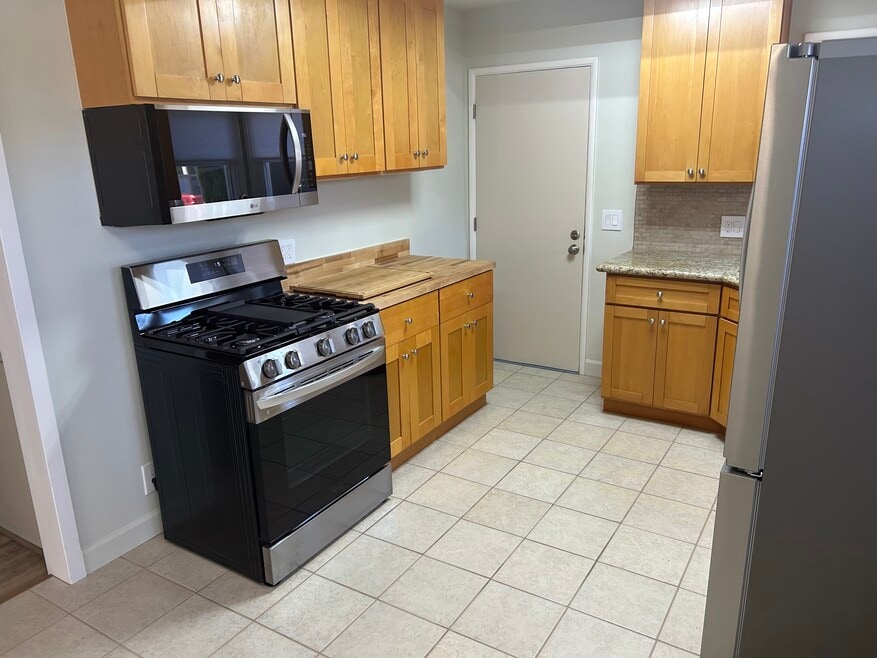 2021 Ocean Park Blvd unit Front Unit, Santa Monica, CA 90405 - photo 1