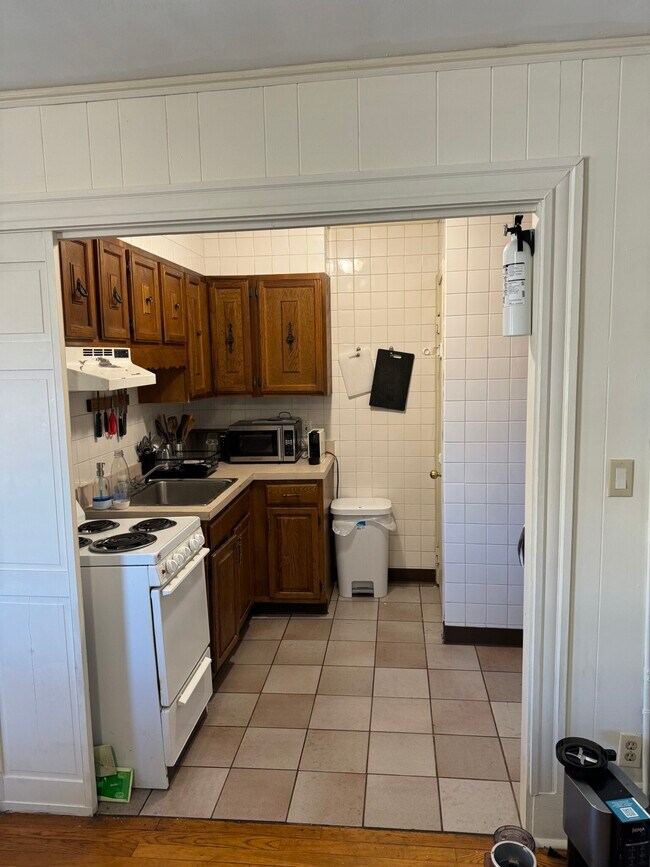 910 Beacon St unit 4, Boston, MA 02215 - photo 2