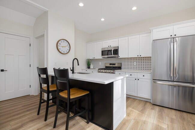 50 S County Trail unit 12A, North Kingstown, RI 02852 - photo 7