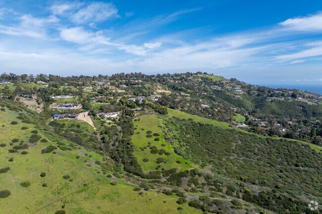 Sea breezes and ocean views are a feature of the Rolling Hills neighborhood.