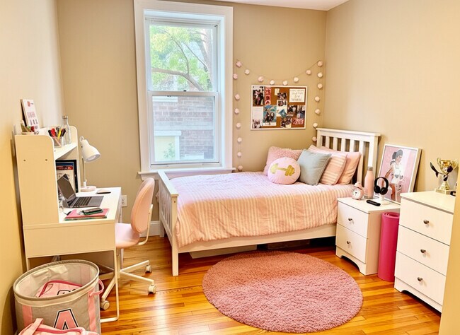 56 Egmont St unit 1, Brookline, MA 02446 - photo 2