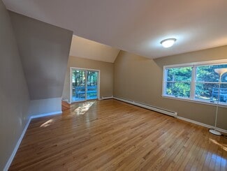 32 Chickadee Ln Unit 32, Kennebunk, ME 04043