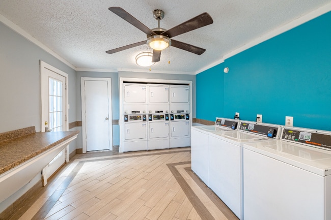 531 Bedford Rd unit 113, Bedford, TX 76022 - photo 6