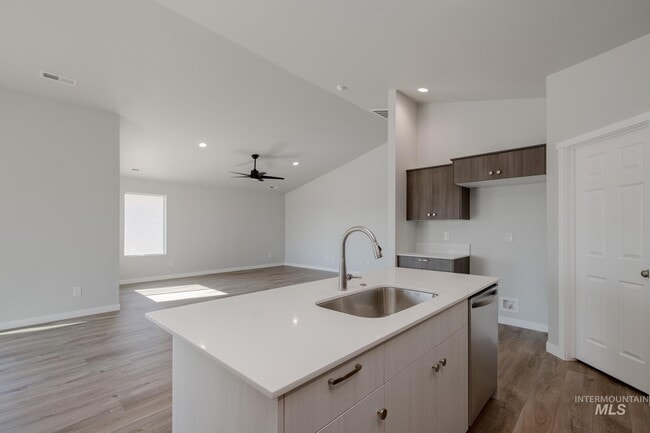 7349 S Menzingers Ave, Meridian, ID 83642 - photo 6