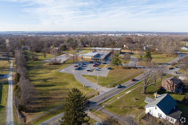 Luhr Elementary provides quality education to people throughout Louisville.