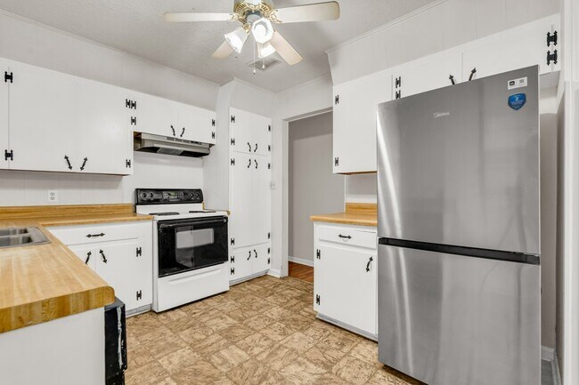 711 Hemlock St, Columbus, MS 39702 - photo 6