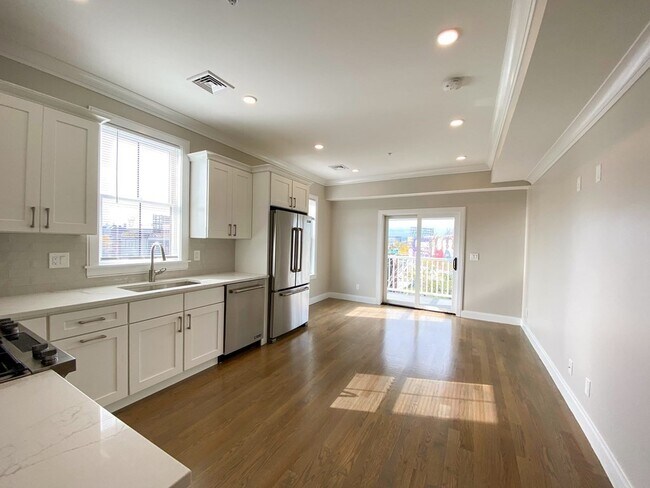 134 Chelsea St unit 3, Boston, MA 02128 - photo 5