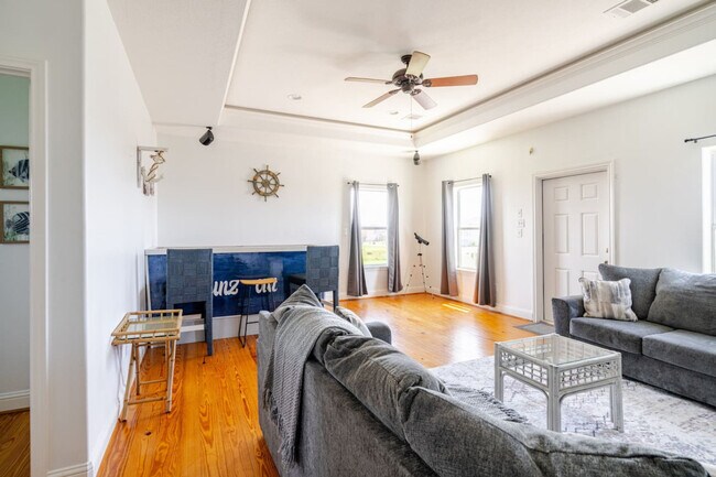 814 Helen Blvd unit ID1264135P, Bolivar Peninsula, TX 77650 - photo 2