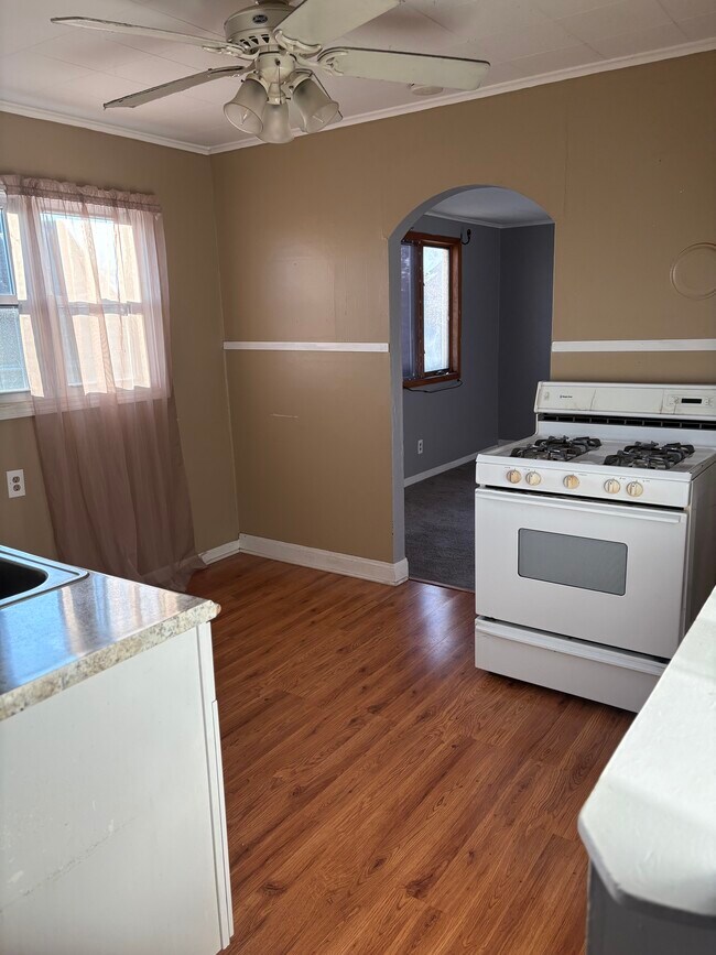 87 Dempster St Unit Upper, Buffalo, NY 14206
