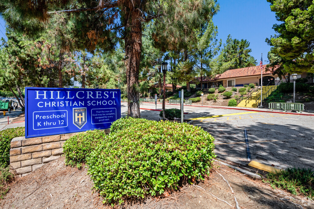 Hillcrest Christian School is a private school serving students K-12th grade in Thousand Oaks.