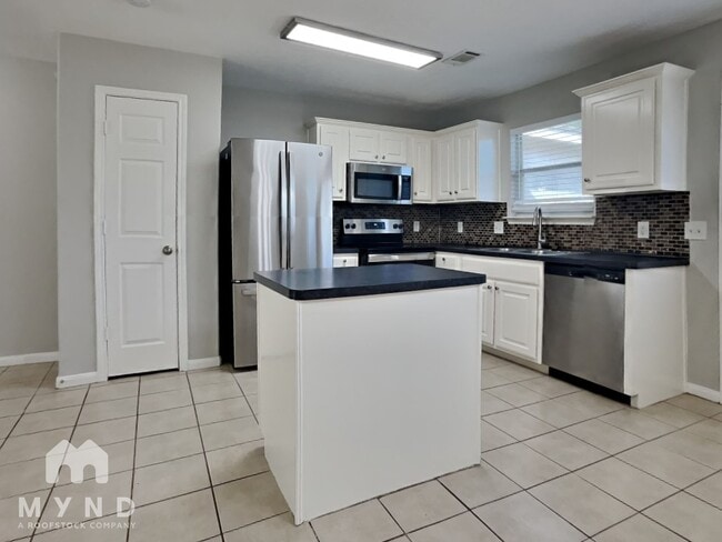 4806 Comal River Loop, Spring, TX 77386 - photo 3