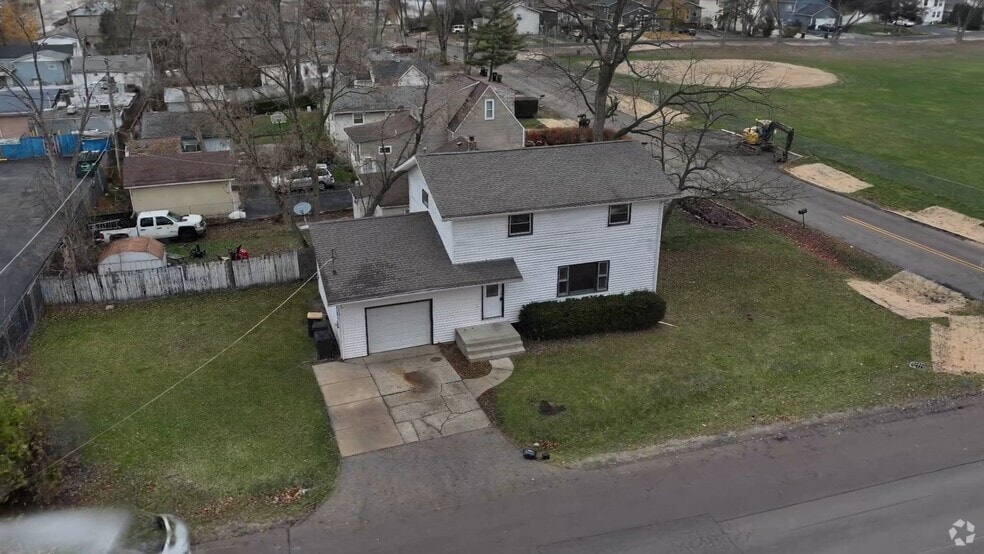 1520 N Park Dr, Round Lake Beach, IL 60073 - photo 2