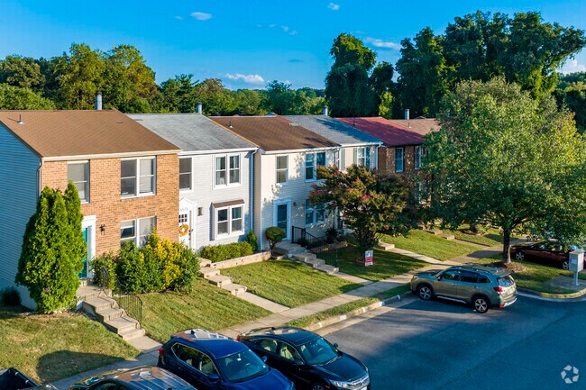 Fairfax Station has pockets of townhomes near shopping centers.