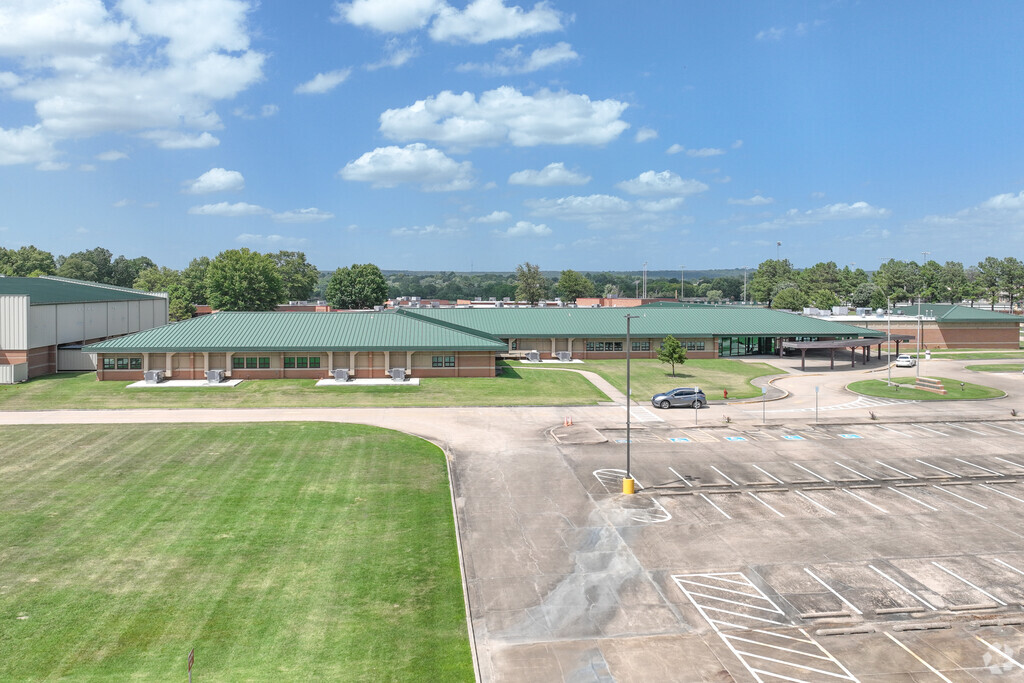 Fort Gibson Intermediate Elementary School is part of the A+ rated Fort Gibson Public Schools.