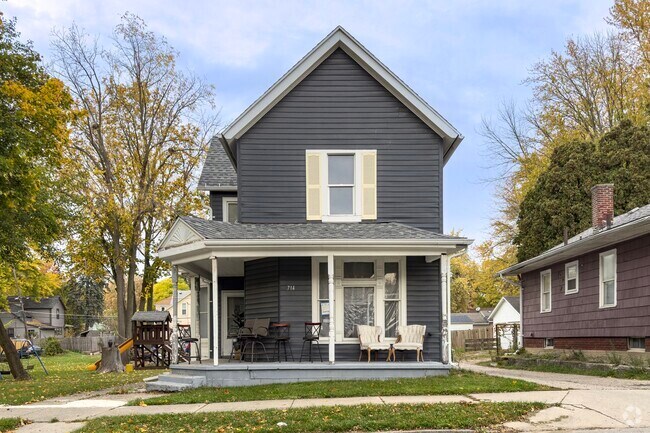 Covered porches are seen throughout the Poplar area.