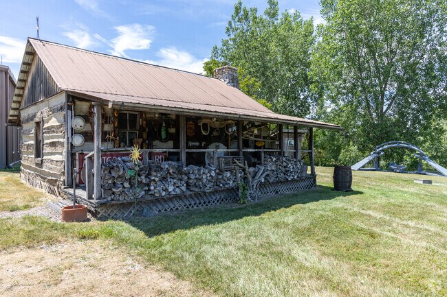 Trap History Museum is near Laurel Greene and shows the history of over 4,000 traps.
