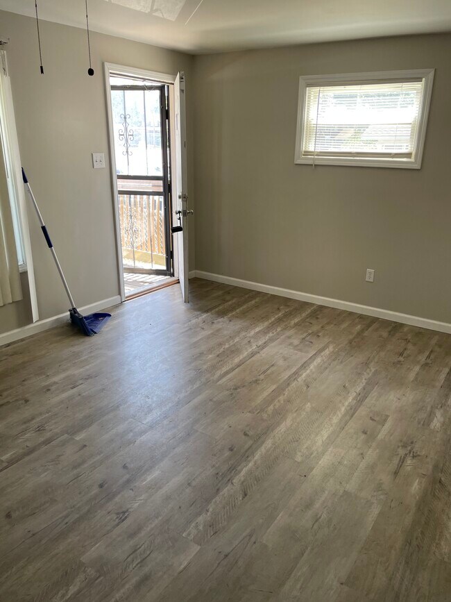 1344 Buffalo Rd unit Downstairs, Erie, PA 16503 - photo 5