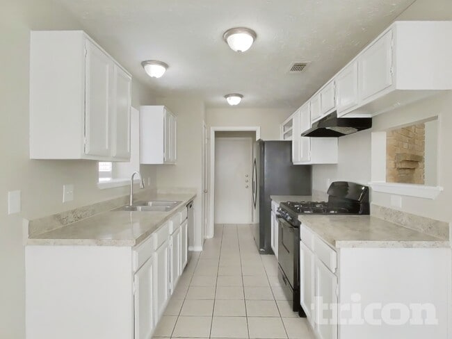 2802 N Spring Dr, Spring, TX 77373 - photo 6