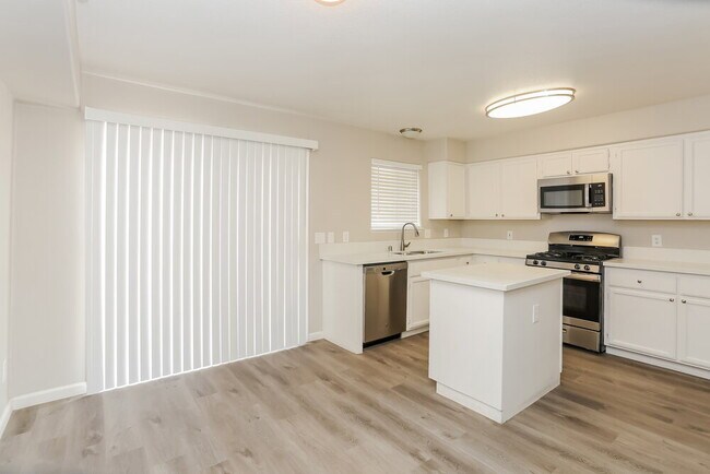 6101 Bardstown Dr, Las Vegas, NV 89130 - photo 7