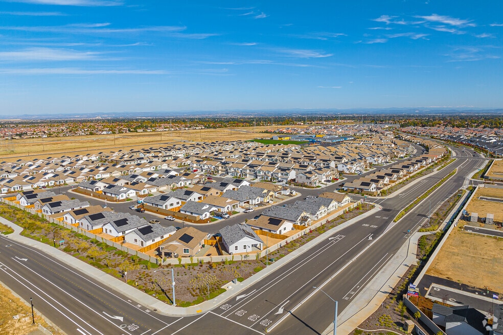 Nh_Market Side_545815 _050125_P2_dq_v1