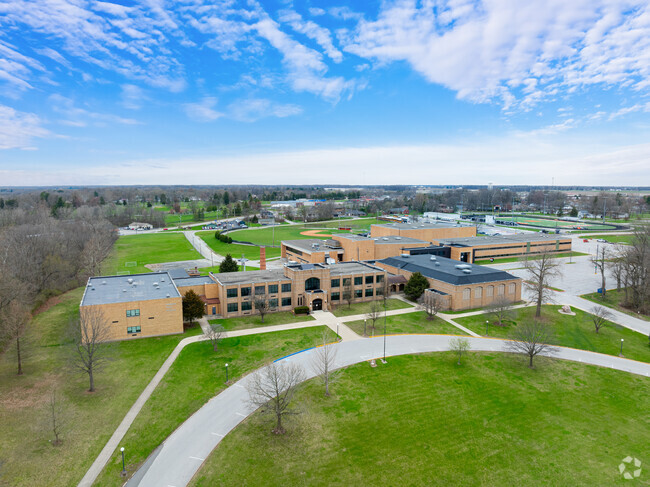 Wabash High School has a student-teacher ratio of 17 to 1.
