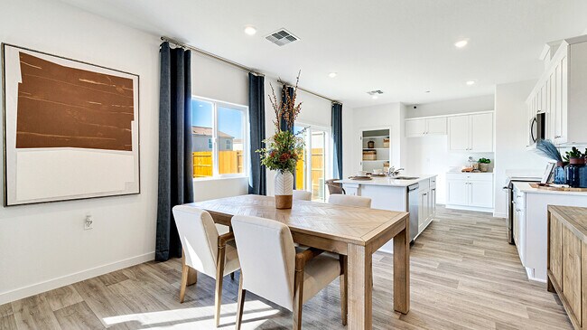 8419 Lismore Castle Dr, Bakersfield, CA 93311 - photo 7