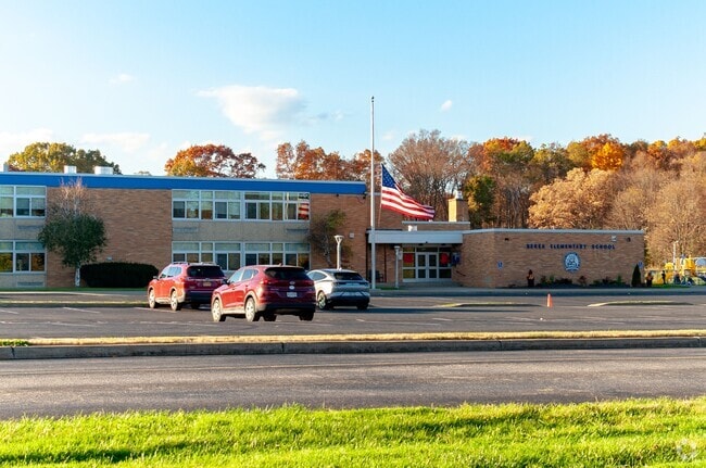 Berea Elementary School, rated a B on Niche, serves students in Orange Lake.