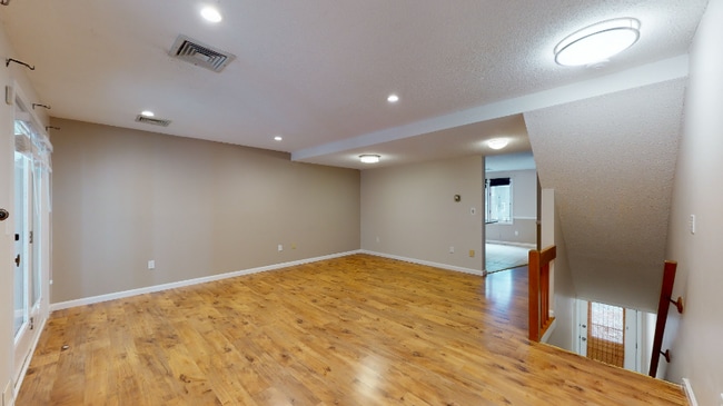 84 Songbird Ln, Farmington, CT 06032 - photo 2