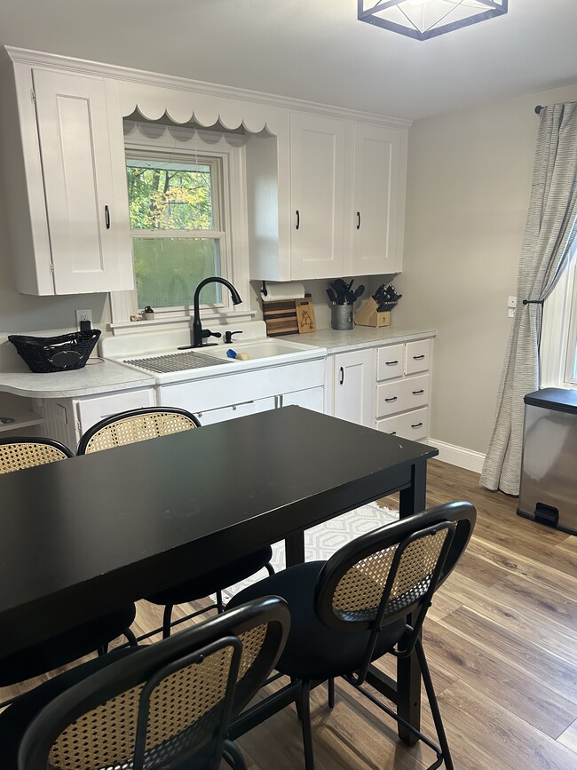 8 Pine Rd, Falmouth, ME 04105 - photo 3