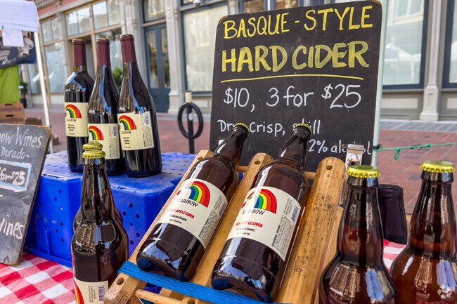 There's a farmer market every Friday in Old Oakland.