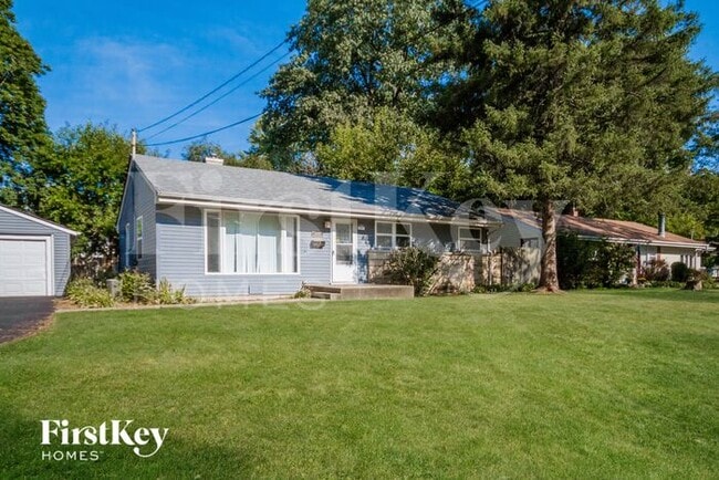 16088 W Des Plaines Dr, Libertyville, IL 60048 - photo 2