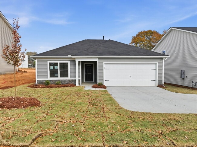 1014 Welcome Rd, Greenville, SC 29611 - photo 2