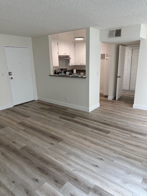 825 S. Hobart Blvd., Los Angeles, CA 90005 - photo 4