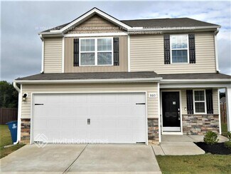 860 Avery Pond Dr, Fuquay-Varina, NC 27526