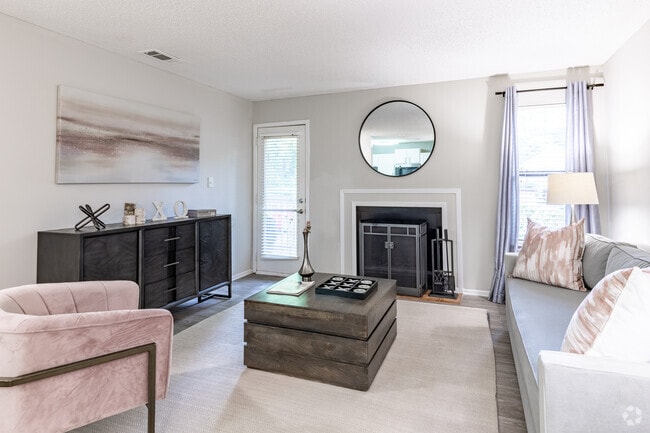 2BR, 2BA - 1200SF (B2B Esquire)