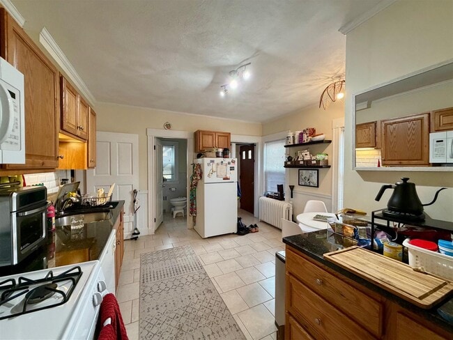 134 N Union St unit 1, Arlington, MA 02474 - photo 3