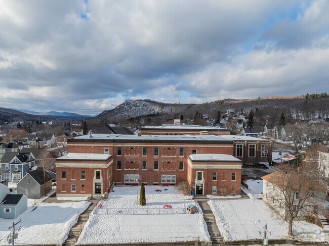 The Berlin Elementary School in Berlin serves grades K-5.