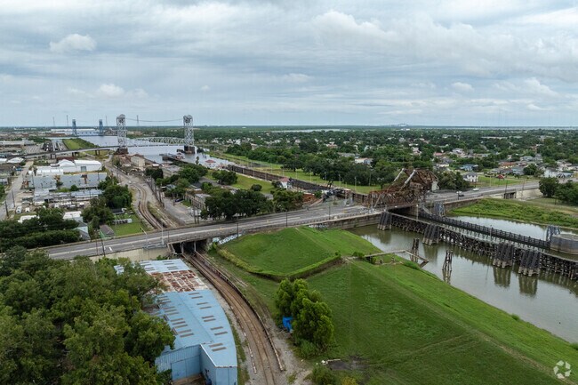 Pontchartrain Park is located right by the locks and feature stunning bridges.