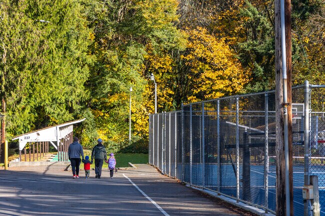 There are many activities to enjoy in the surrounding areas of Pinehurst.