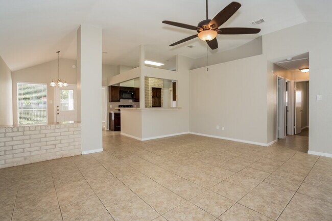 19523 Lake Hollow Ln, Houston, TX 77084 - photo 4