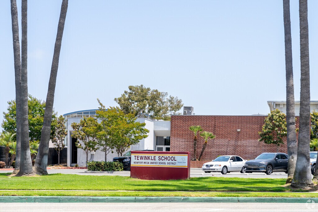 Entrance to TeWinkle Middle School.