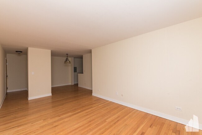 630 W Wrightwood Ave unit 401, Chicago, IL 60614 - photo 3