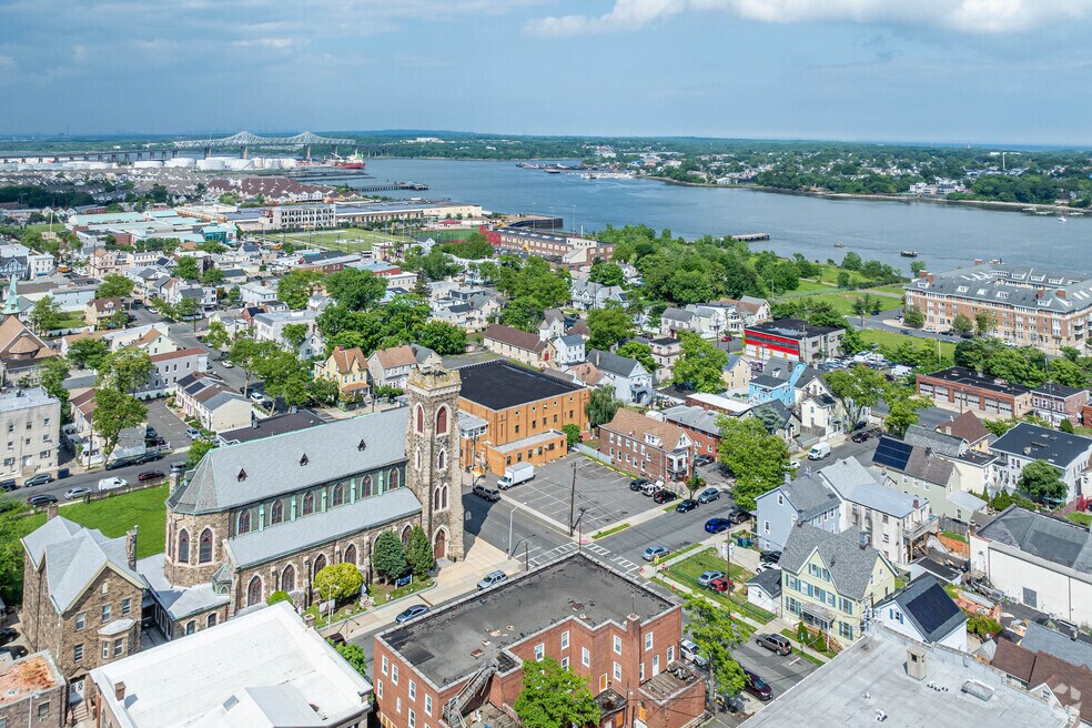 Chickentown_560778_MF_061025_V2