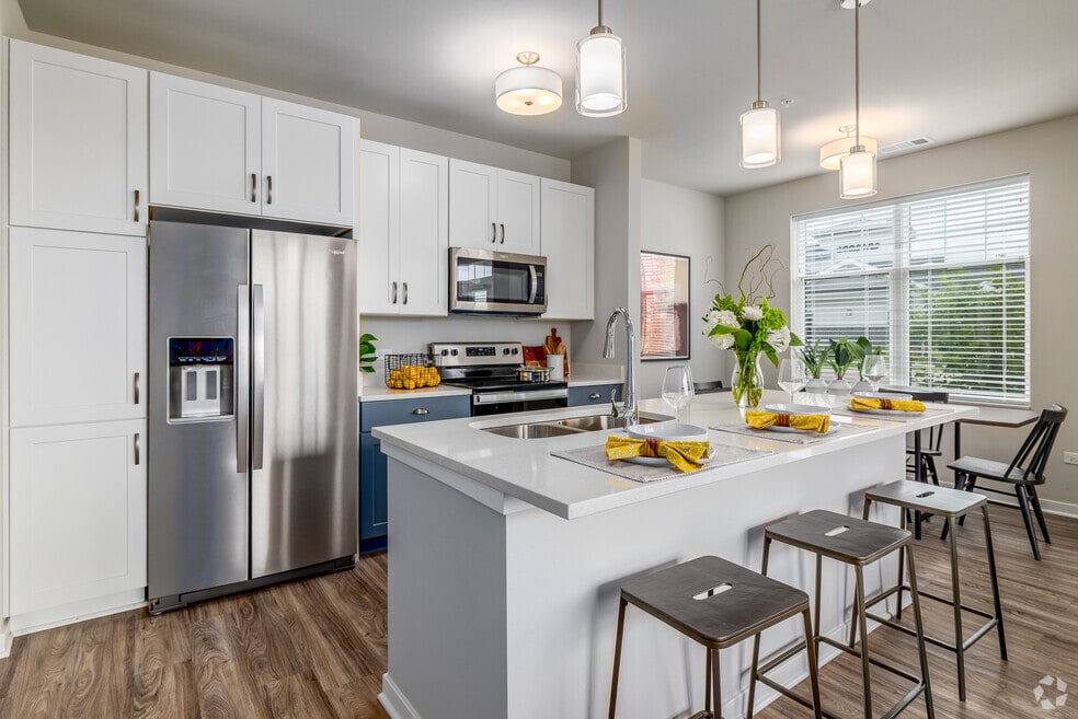 Seasons at North Aurora, North Aurora, IL 60542 - photo 1