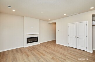 9124 Robinson Dr, West Des Moines, IA 50266