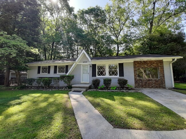 2955 Fantasy Ln, Decatur, GA 30033 - photo 3