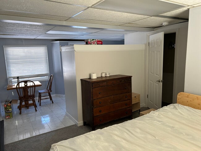 349 Naubuc Ave unit C, Glastonbury, CT 06033 - photo 4