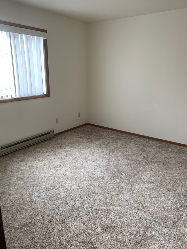 1230 Bear Pass unit 2, Mukwonago, WI 53149 - photo 7